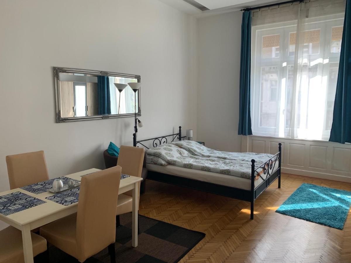 Mester4 Apartman Near To The Danube Будапеща Екстериор снимка